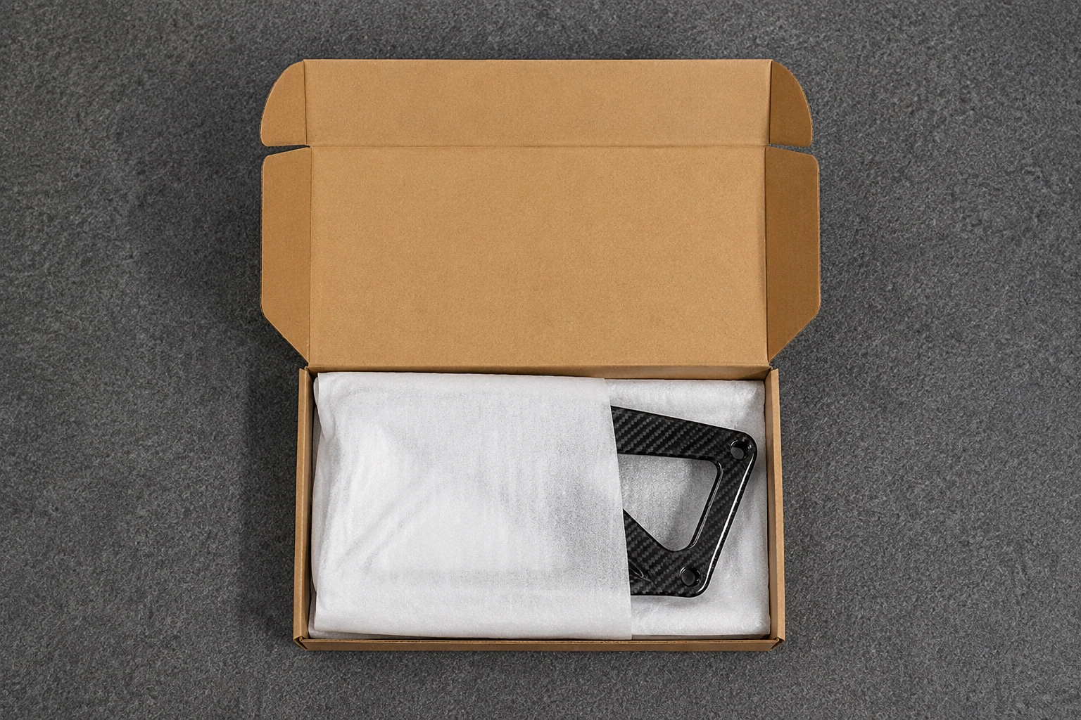 Carbon fiber parts protected with separators and fitted export packing