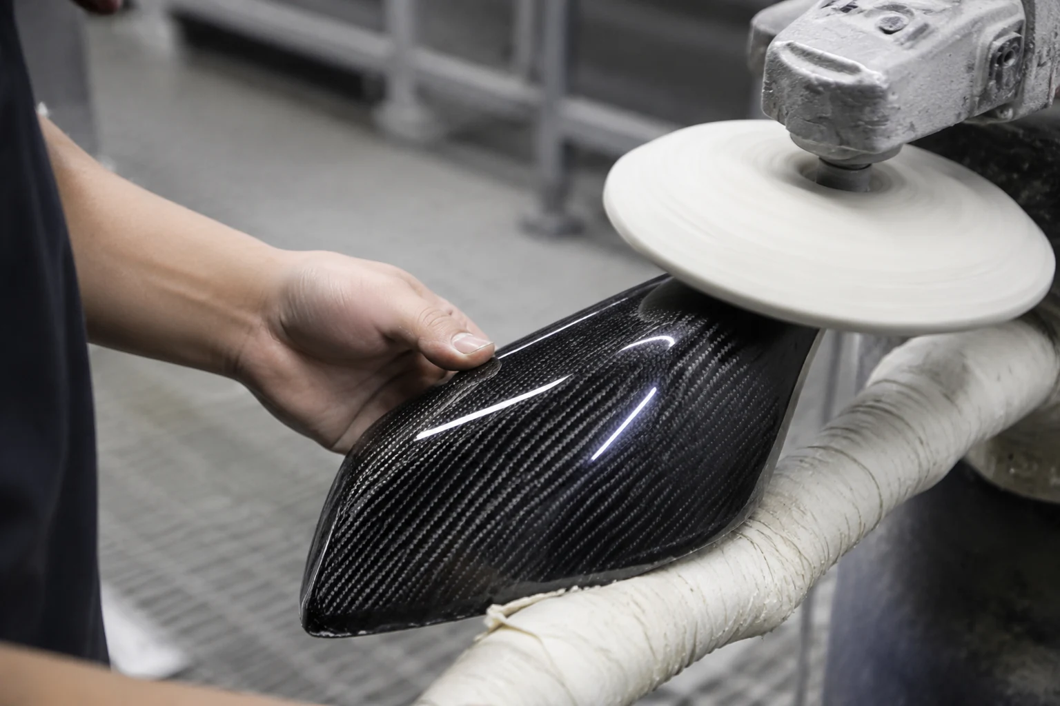 Surface finishing performed directly on a carbon fiber component